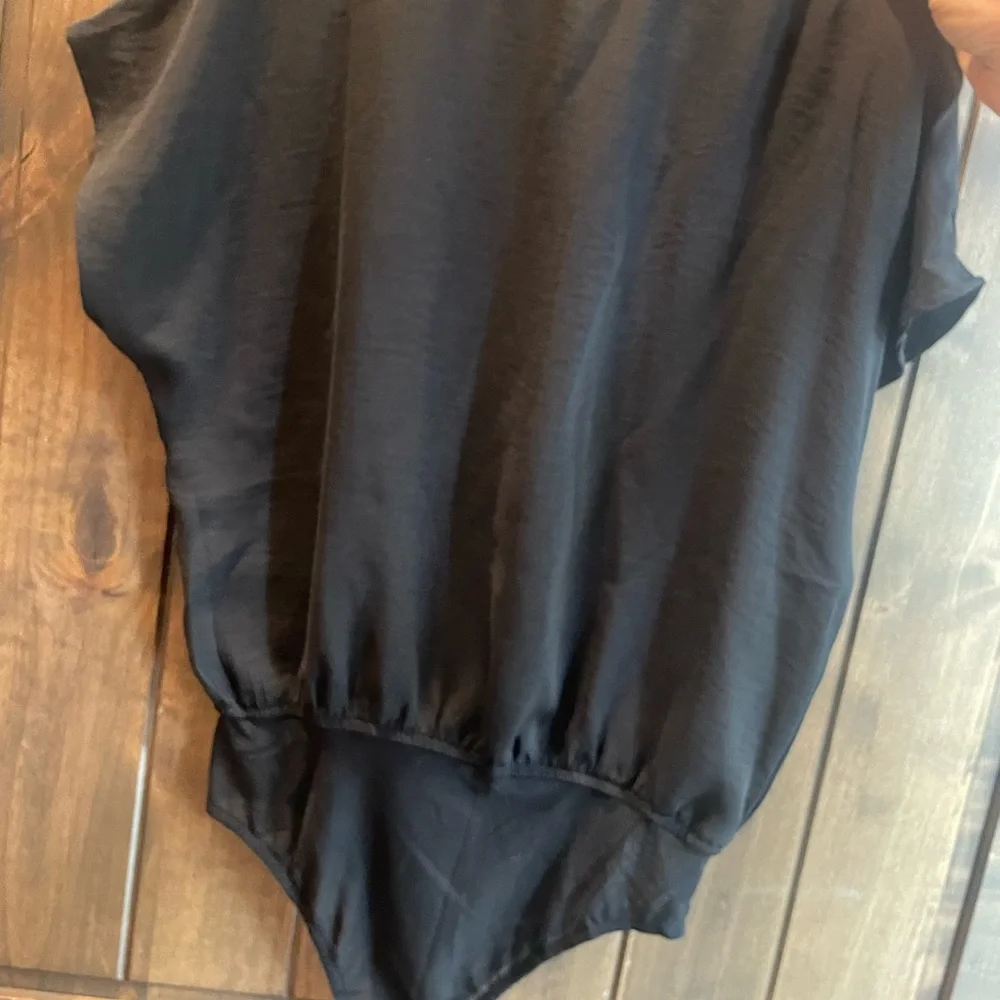 Eesome Black Bodysuit - Picture 2 of 4